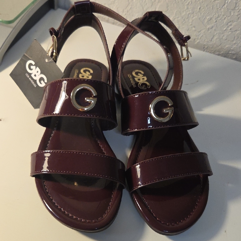 Womens Patent Burgundy Sandals with Gold G Accent.size 7.5 Nwt